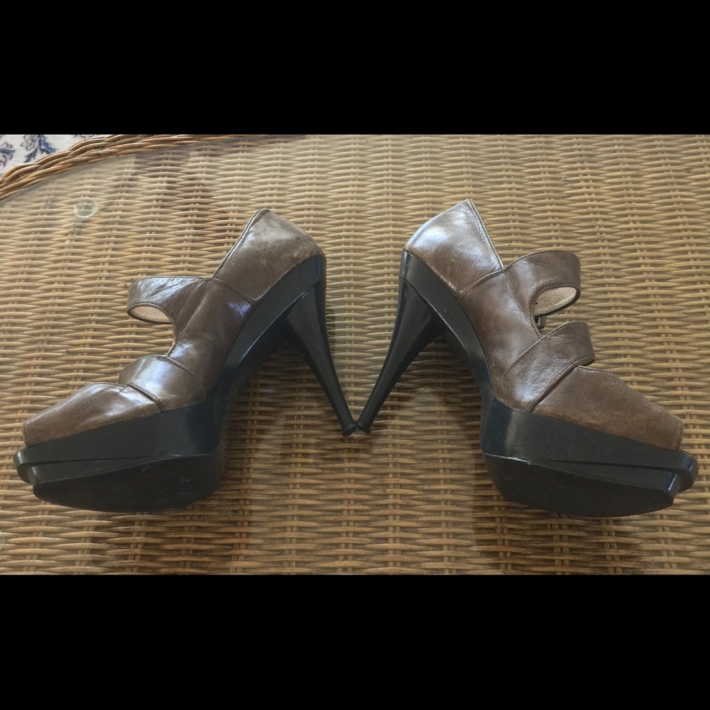 Michael Kors Brownish Olive Heels Size 71/2 - Picture 4 of 8